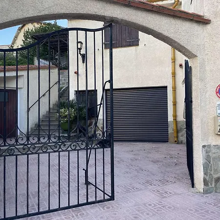 2 Pieces Sur Bn000-004 Banyuls-sur-Mer